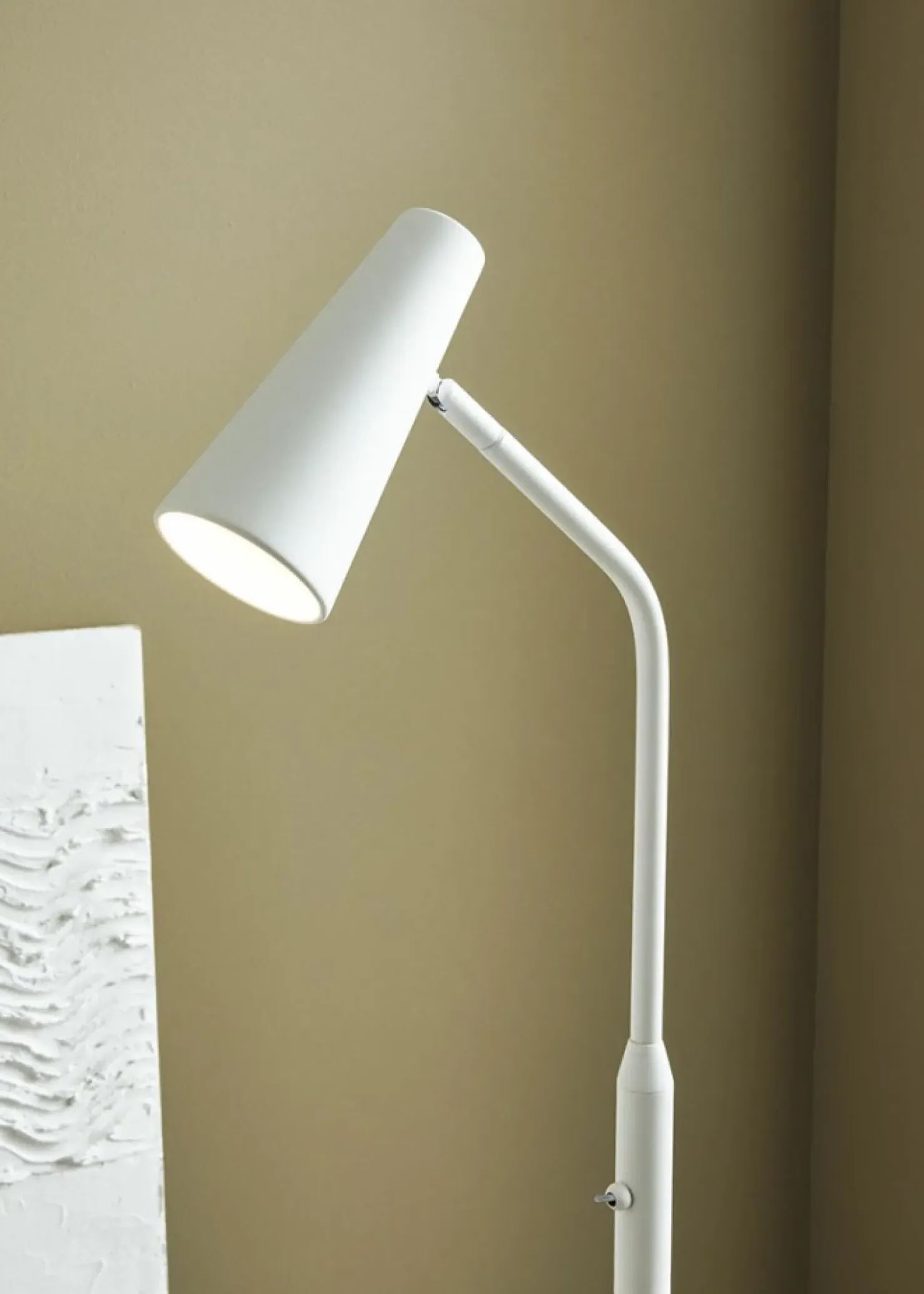 Biała lampa podłogowa z regulowanym kloszem 108205 | Kaja Oświetlenie*Sklep Kaja Flash Sale