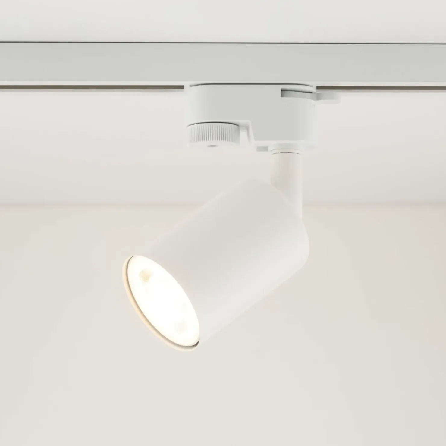Biała lampa reflektor do listwy 1-fazowej TK 5686 TRACER | Kaja*Sklep Kaja Best