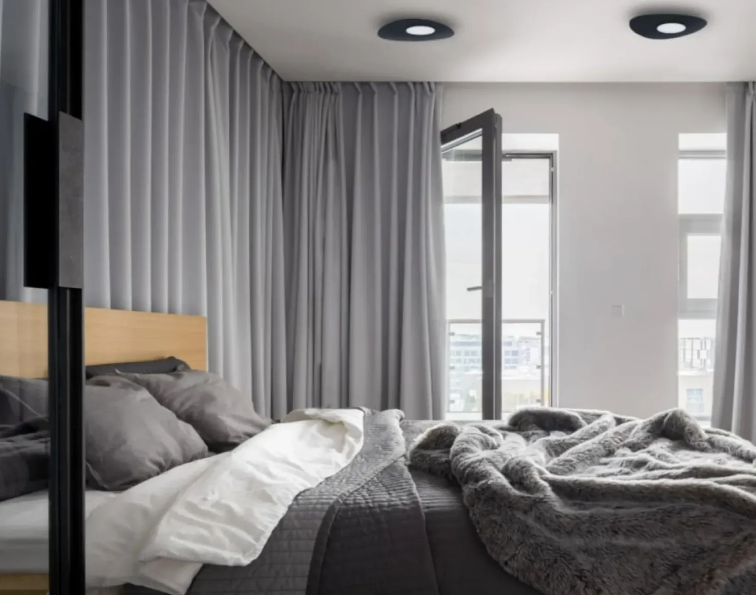 Czarna oprawa natynkowa, plafon, na trzy żarówki 8302 | Kaja*Sklep Kaja Discount