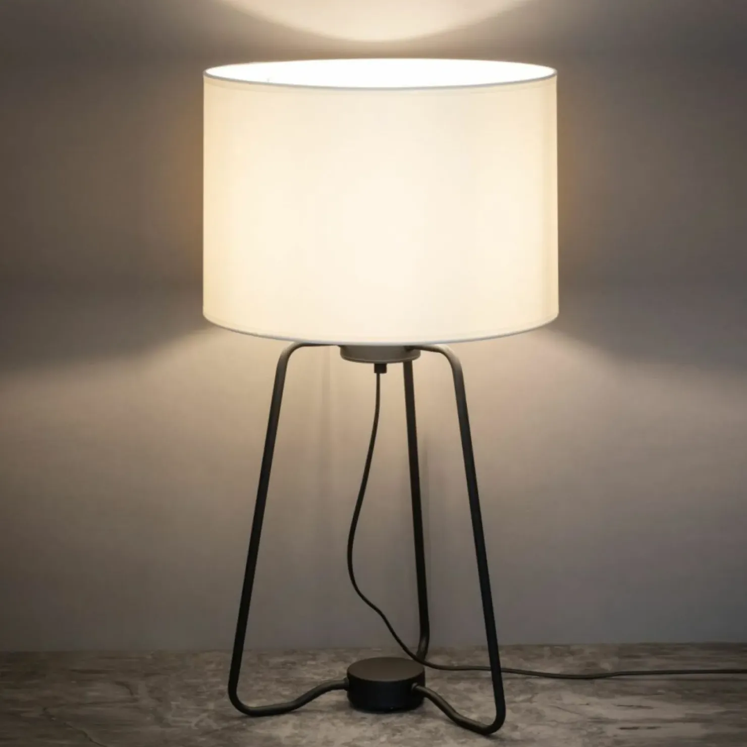 Designerska lampka stołowa mały trójnóg TK 5581 z serii TAMPA | Kaja*Sklep Kaja Cheap