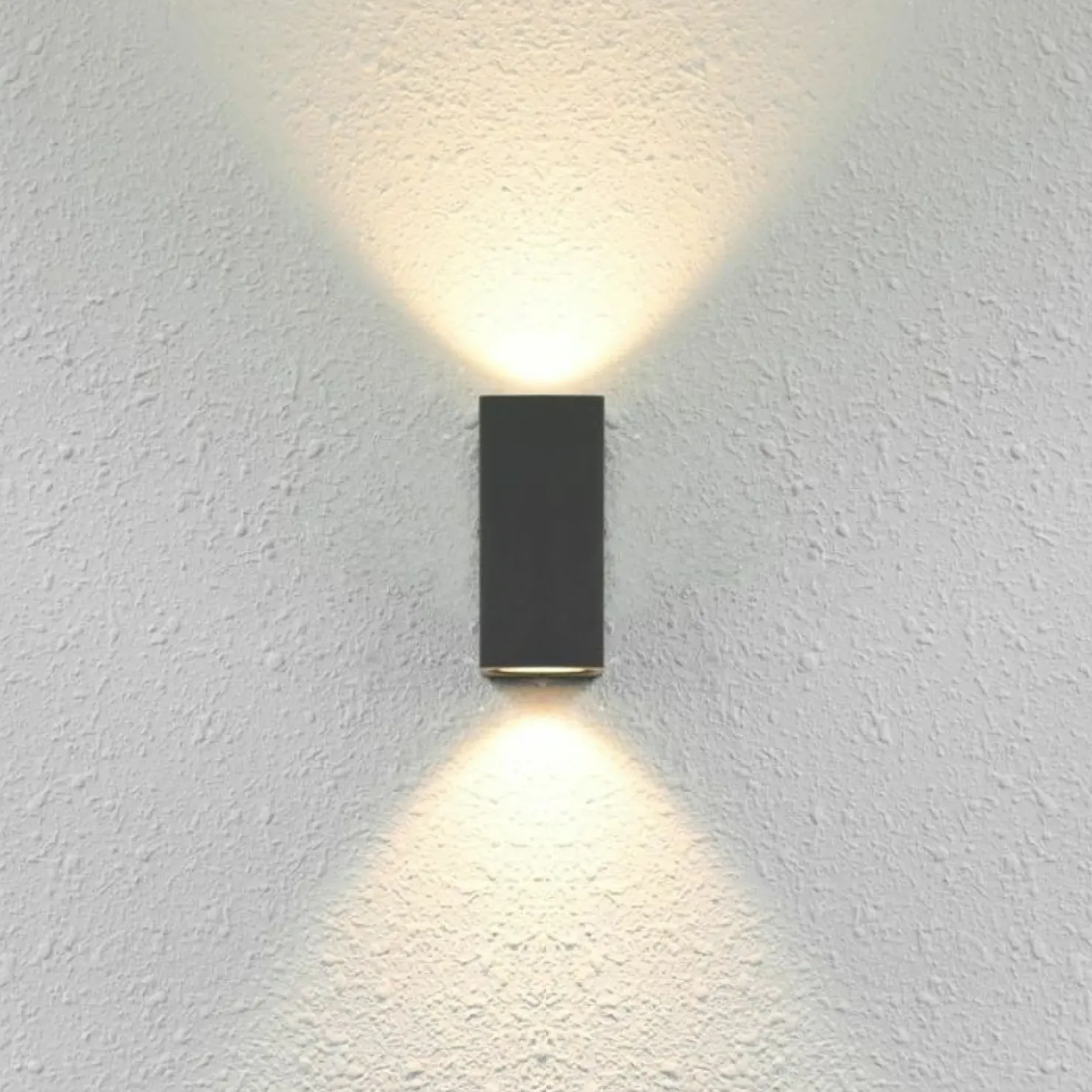 Dwukierunkowa, geometryczna lampa na elewację OWL-2198-1SQ serii GENTA*Sklep Kaja Fashion