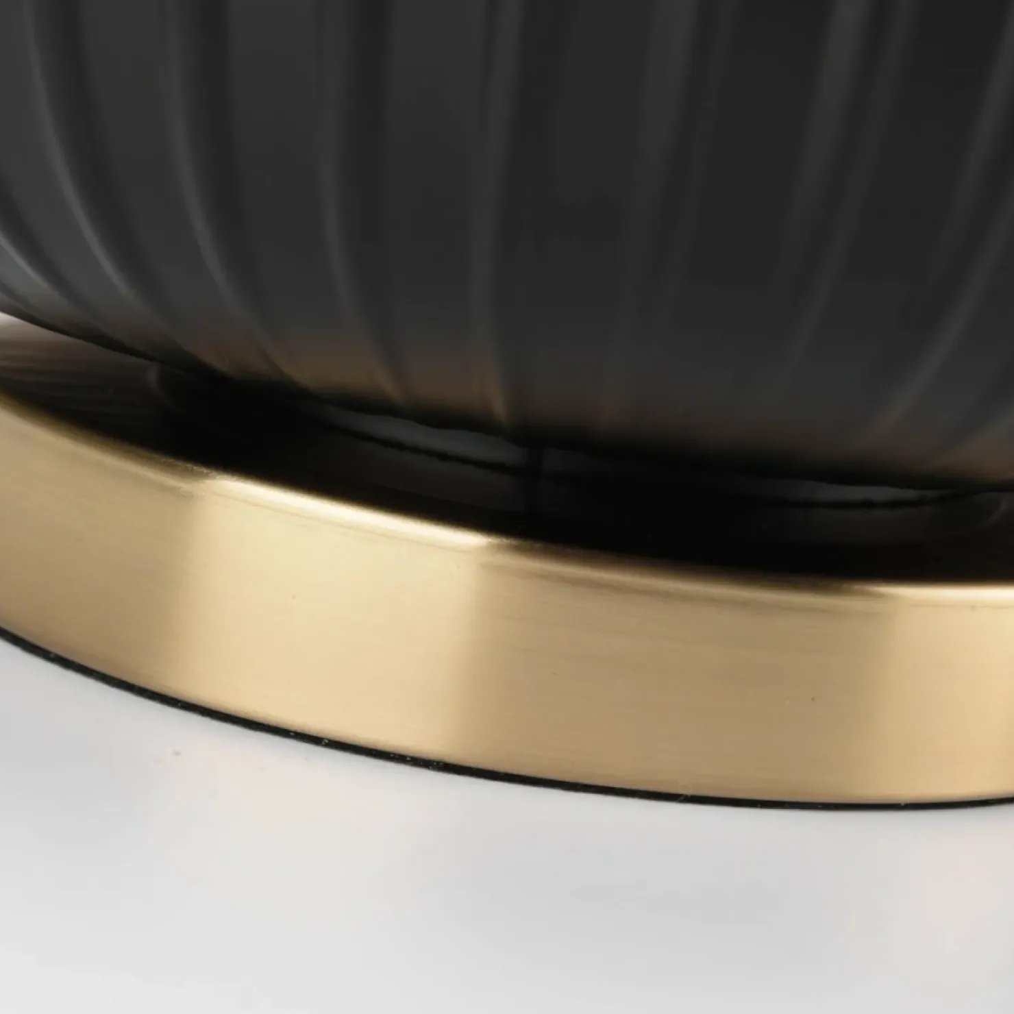 Elegancka, czarno-złota lampka stołowa LP-1515/1T SMALL z serii TAMIZA*Sklep Kaja Outlet