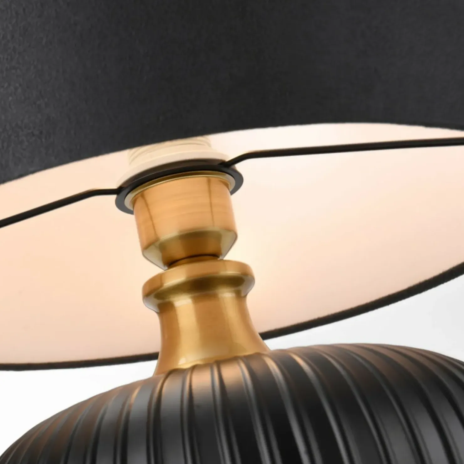Elegancka, czarno-złota lampka stołowa LP-1515/1T SMALL z serii TAMIZA*Sklep Kaja Outlet