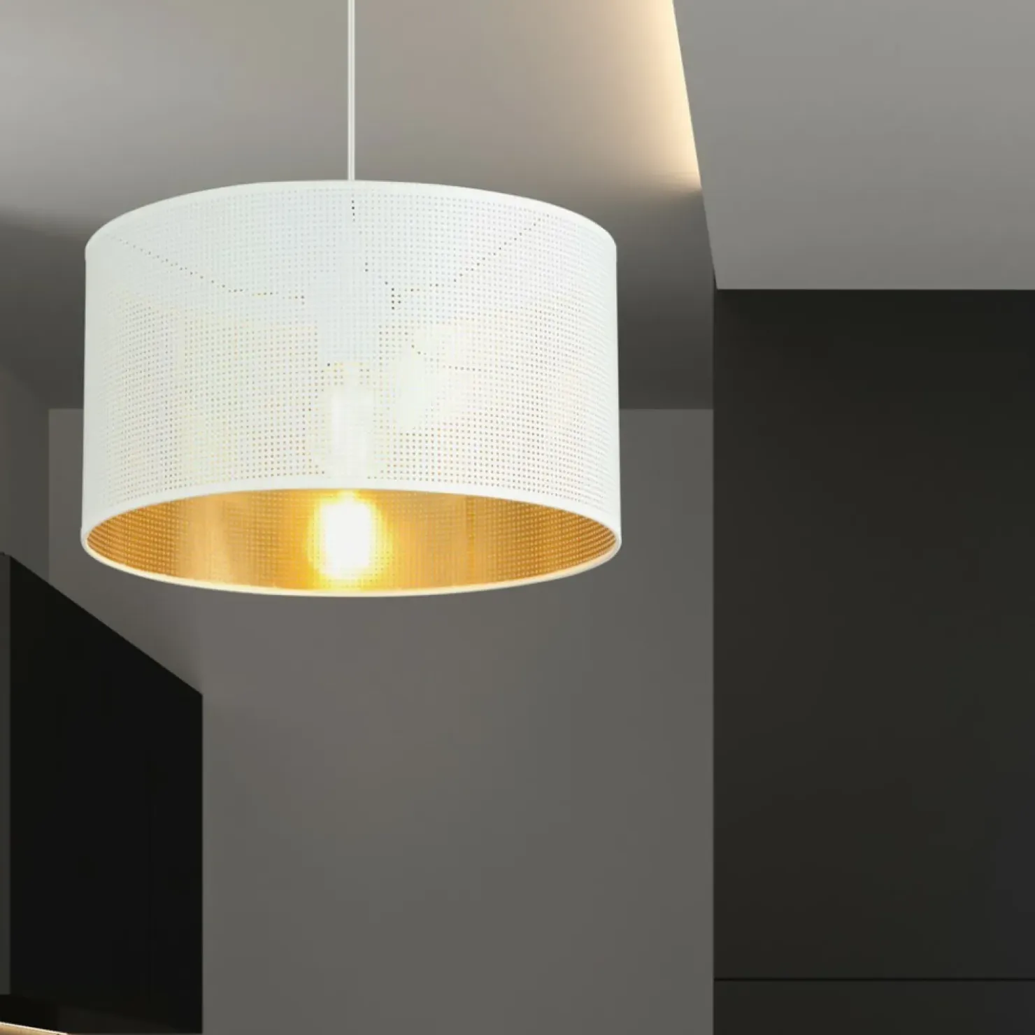 Store Sklep Kaja Klasyczny zwis z biało-złotym abażurem 1147/1 ASTON | Kaja Oświetlenie