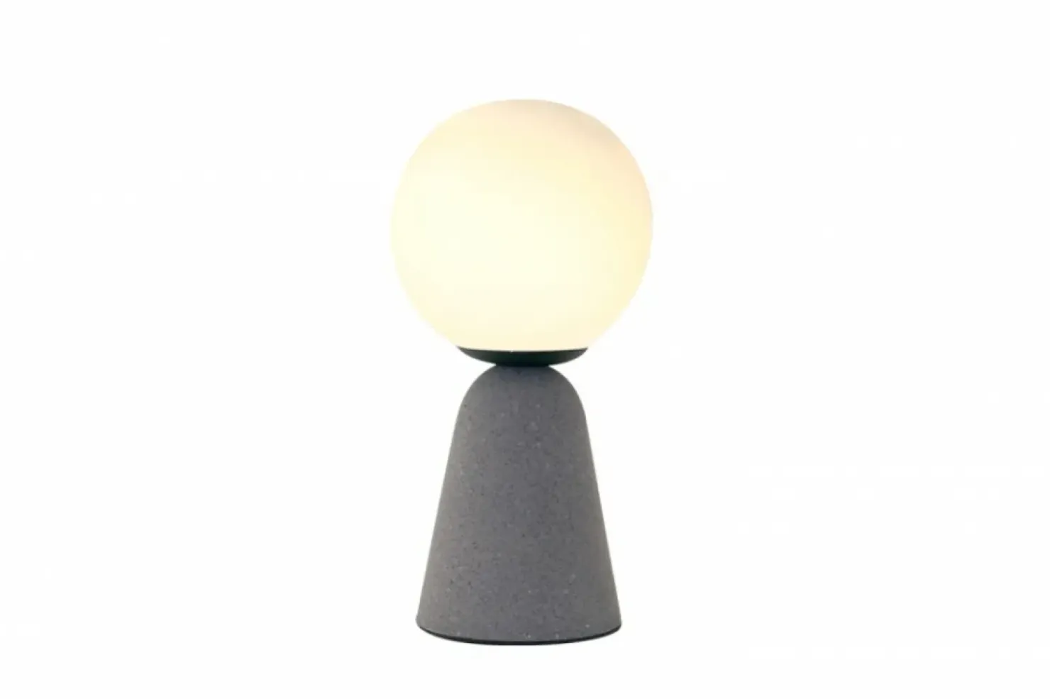 Lampa nocna z betonu z mlecznym kloszem AZ3463 NEWTON | Kaja*Sklep Kaja Fashion