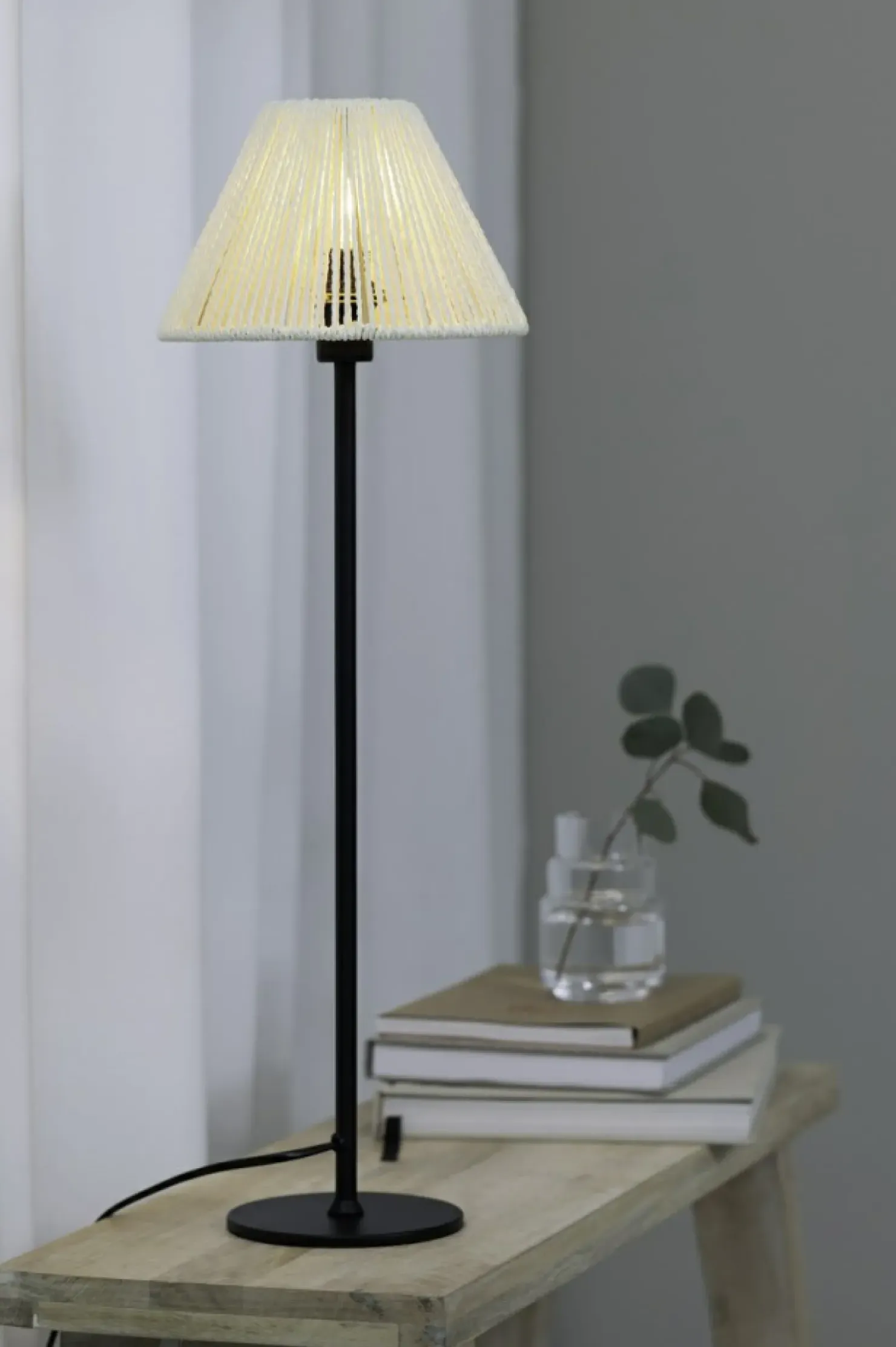 Lampa stojąca w stylu eco, z plecionym abażurem 108445 z serii CORDA*Sklep Kaja Online