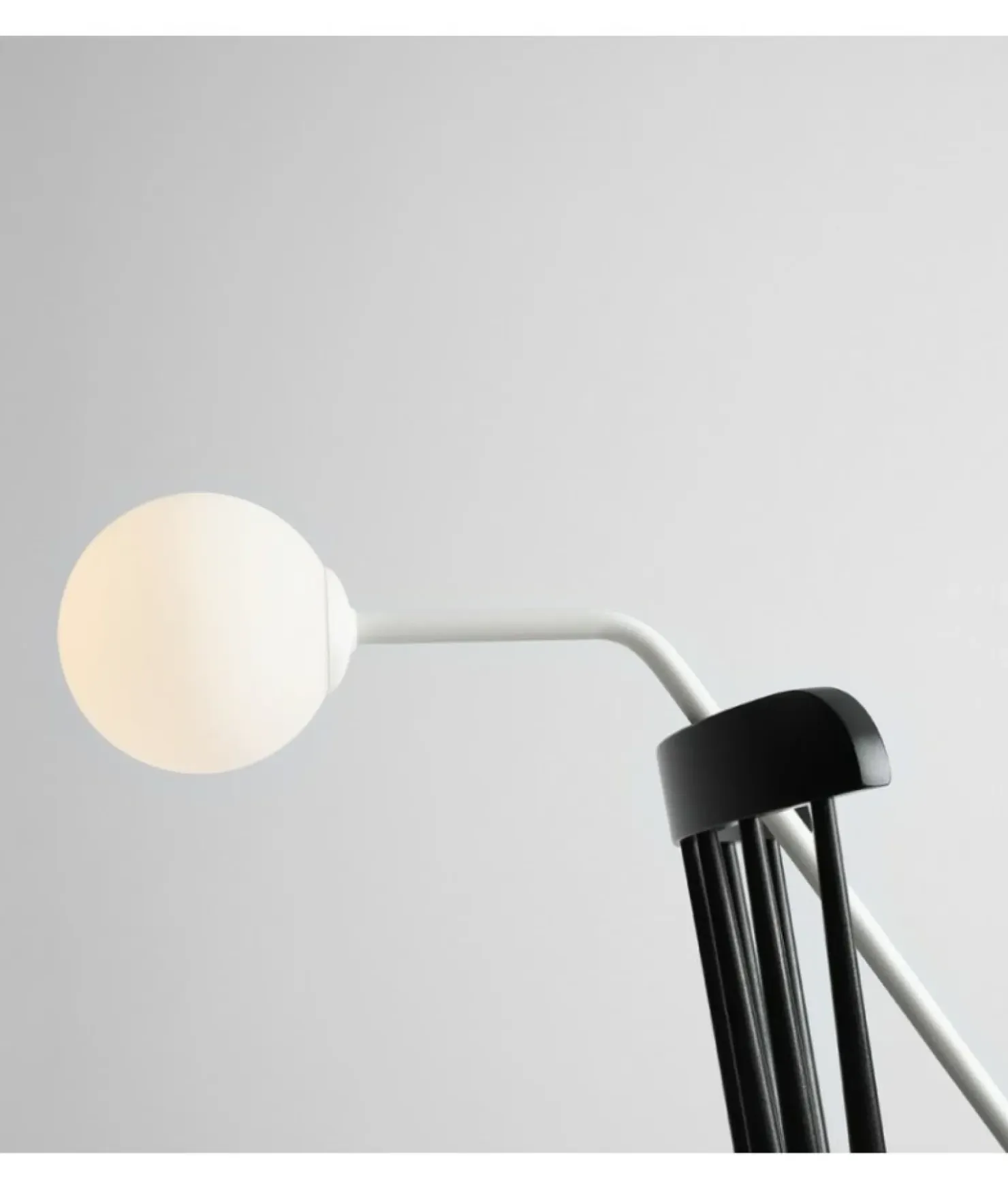 Minimalistyczna lampka stołowa z okrągłym kloszem 1064B z serii PURE*Sklep Kaja Cheap