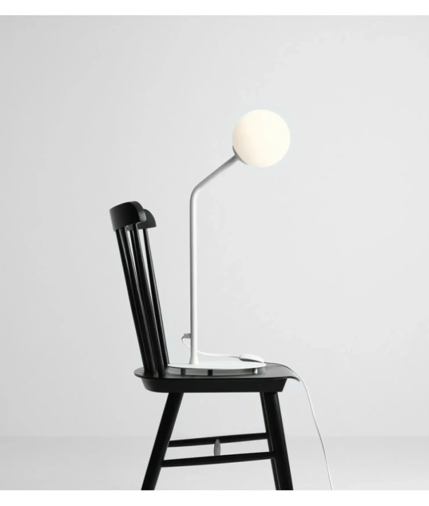 Minimalistyczna lampka stołowa z okrągłym kloszem 1064B z serii PURE*Sklep Kaja Cheap
