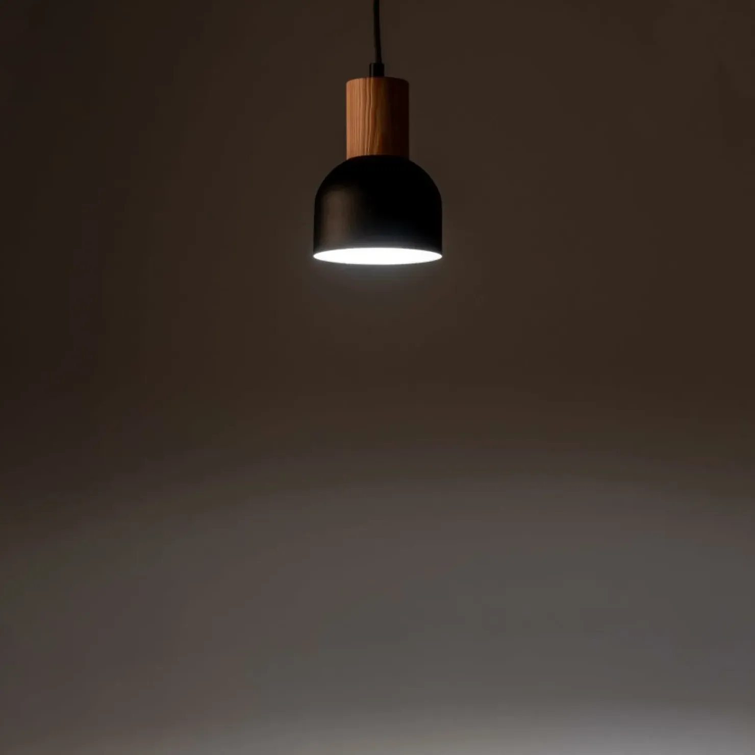 Store Sklep Kaja Minimalistyczny zwis z drewnianą oprawką TK 4894 CAIRO | Kaja