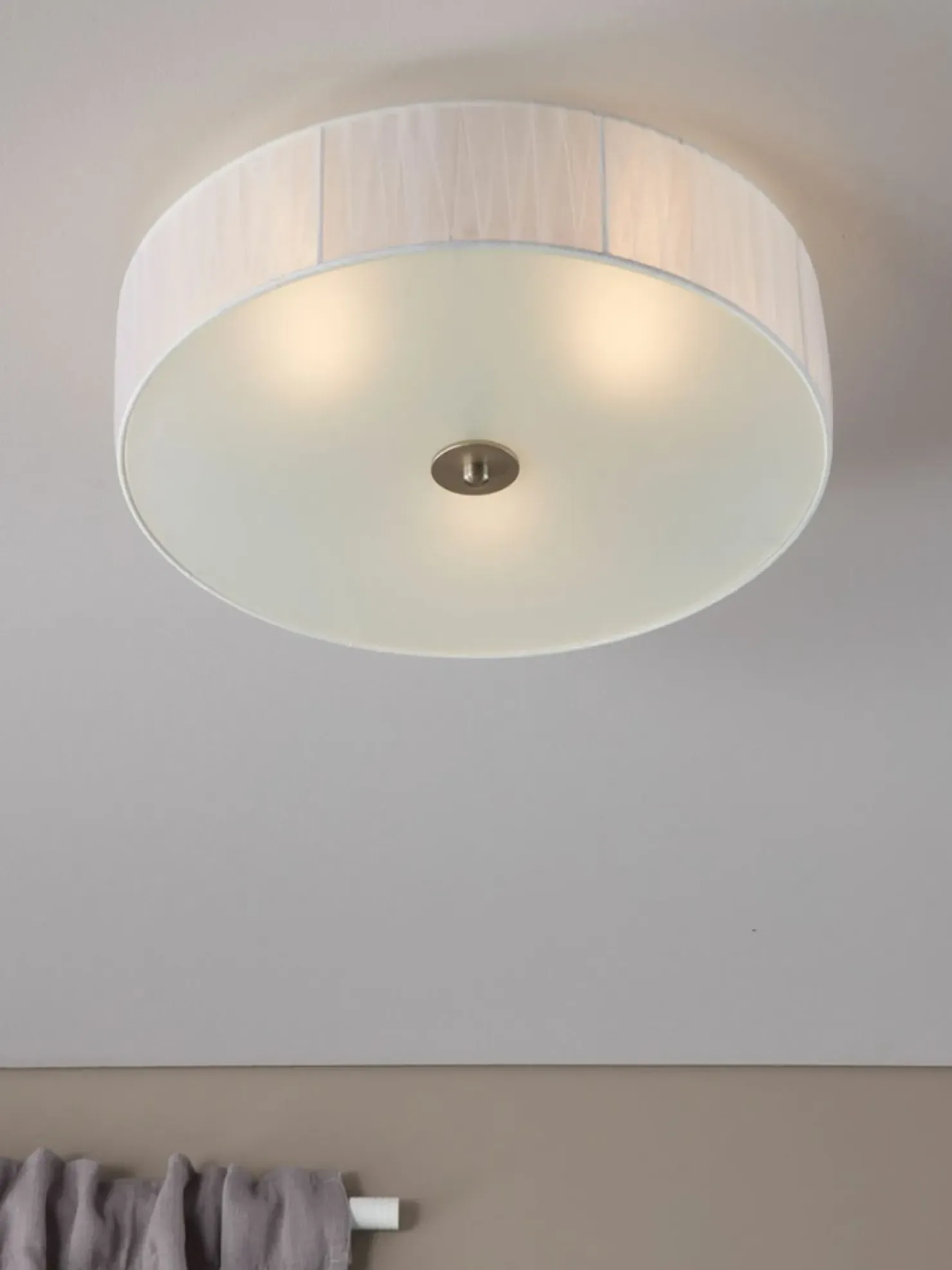 Modernistyczny plafon z szarą oprawą i tkaniną 104883 | Kaja*Sklep Kaja Shop