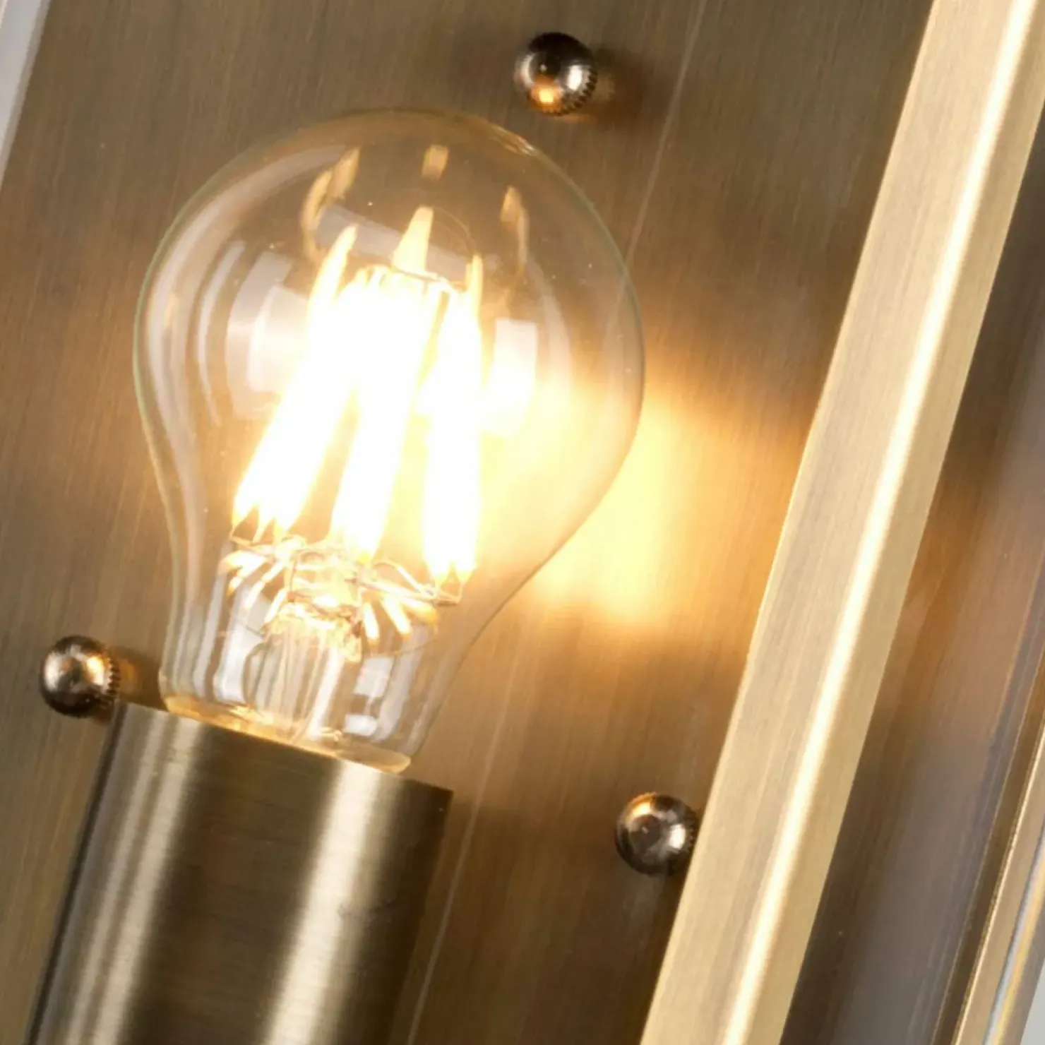 Mosiężna lampa elewacyjna DOWNING-STREET z serii DOWNING STREET*Sklep Kaja Fashion