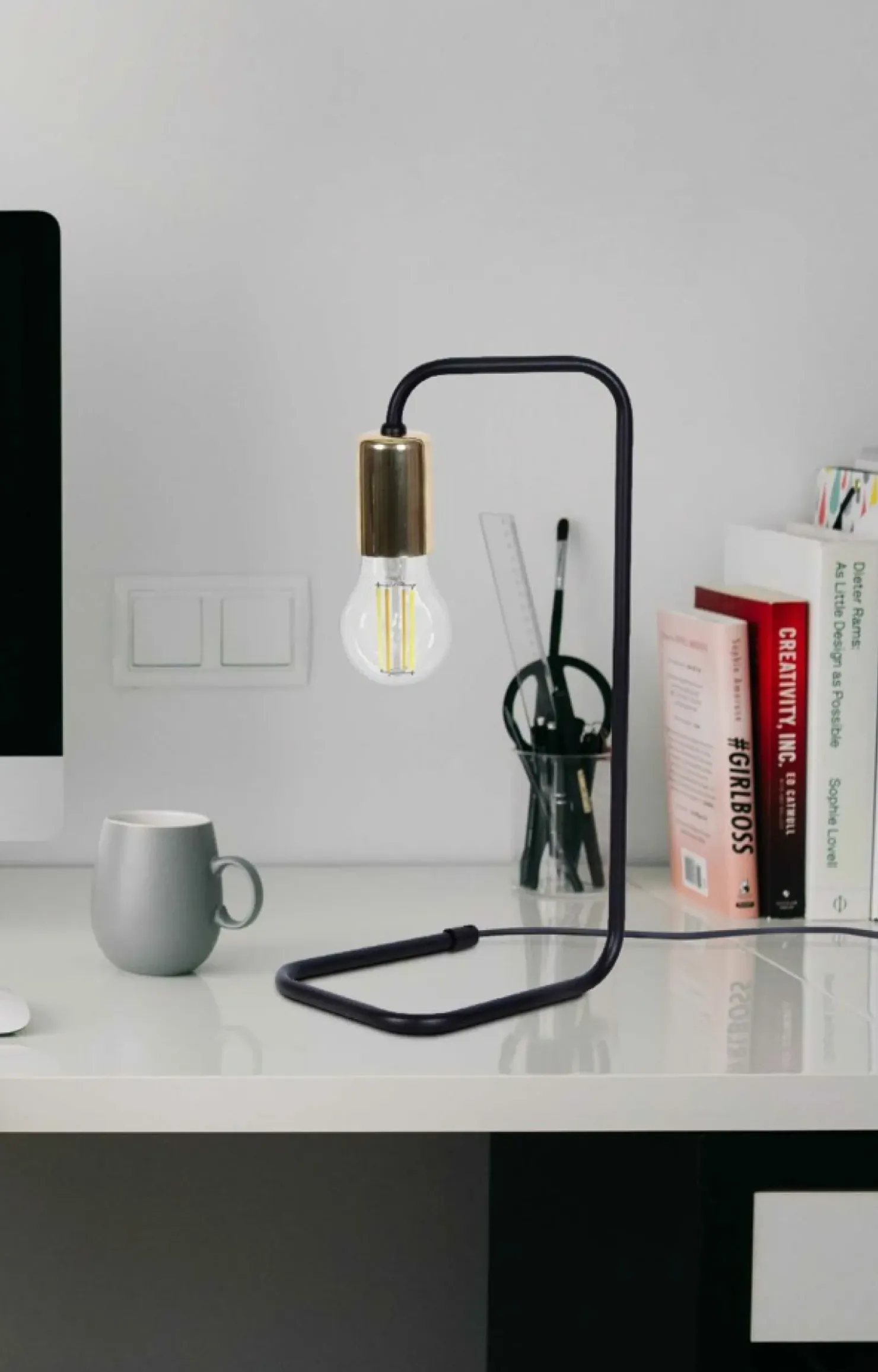 Niecodzienna lampa stołowa z odsłoniętą żarówką K-4944 | Kaja*Sklep Kaja Discount