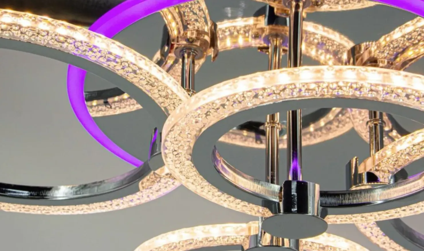 Fashion Sklep Kaja Nowoczesna lampa sufitowa z pilotem w zestawie DRS2032 z serii RING chrom