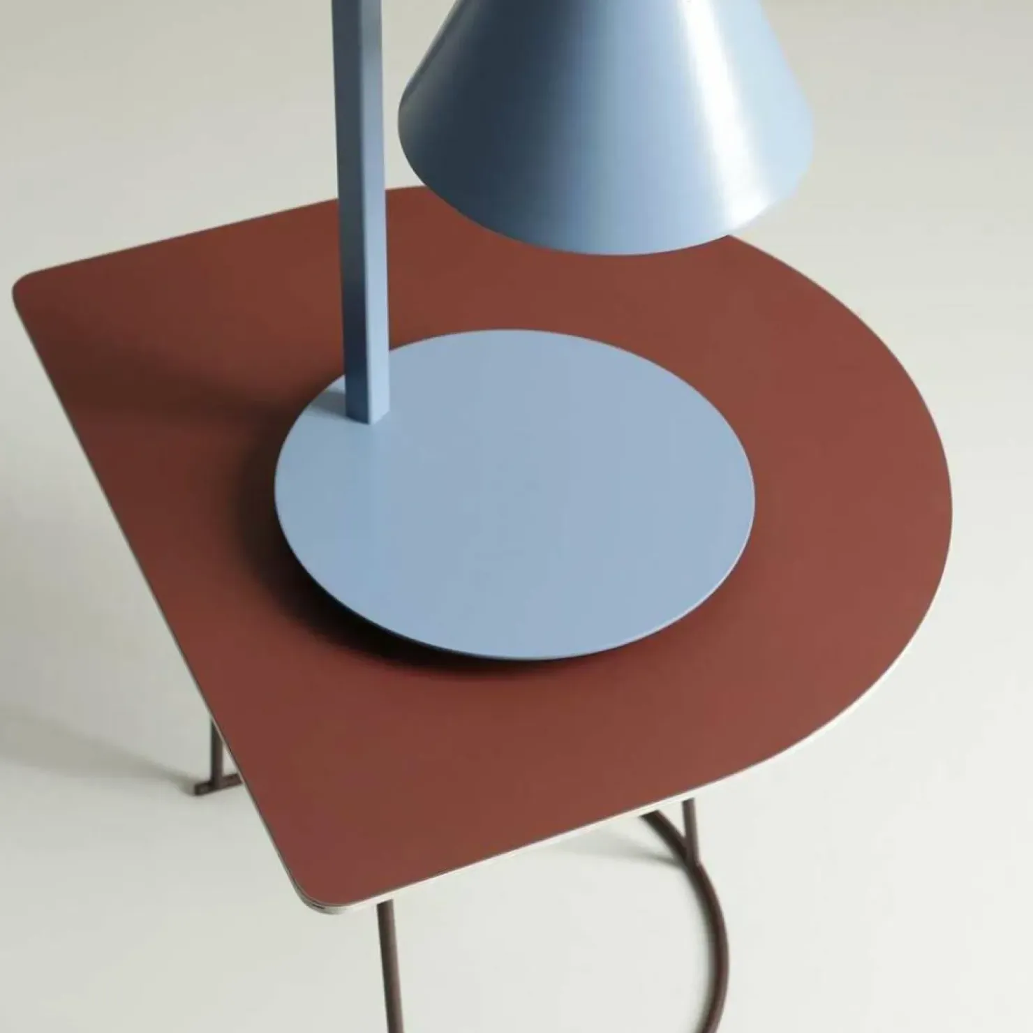 Nowoczesna, minimalistyczna lampka stołowa 1108B16 z serii FORM | Kaja*Sklep Kaja Flash Sale