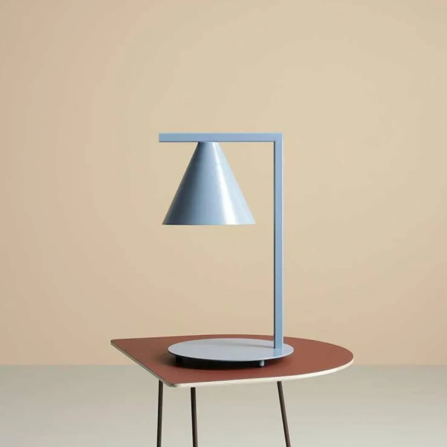 Nowoczesna, minimalistyczna lampka stołowa 1108B16 z serii FORM | Kaja*Sklep Kaja Flash Sale
