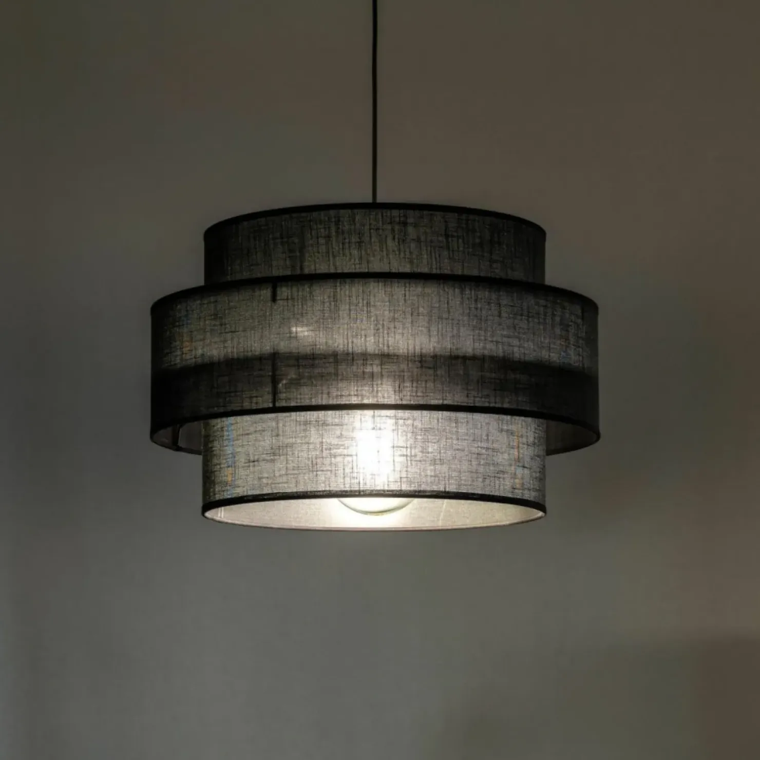 Store Sklep Kaja Ponadczasowy, czarny zwis z abażurem TK 4999 CALISTO BLACK | Kaja