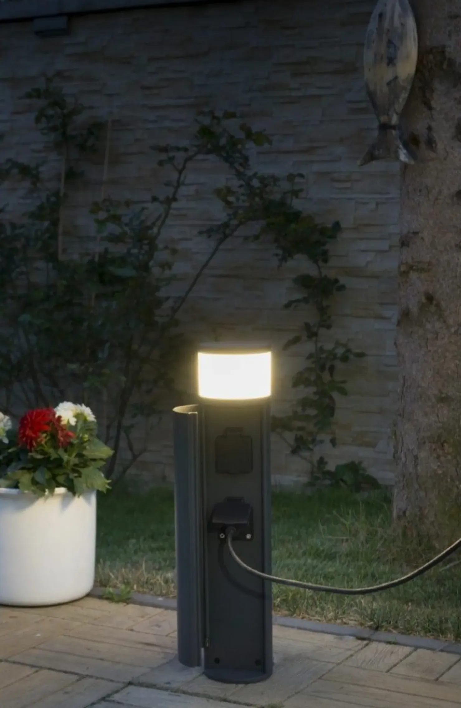 Słupek oświetleniowy z gniazdami elektrycznymi EL3113 z serii ELBORN | Kaja Oświ*Sklep Kaja Cheap