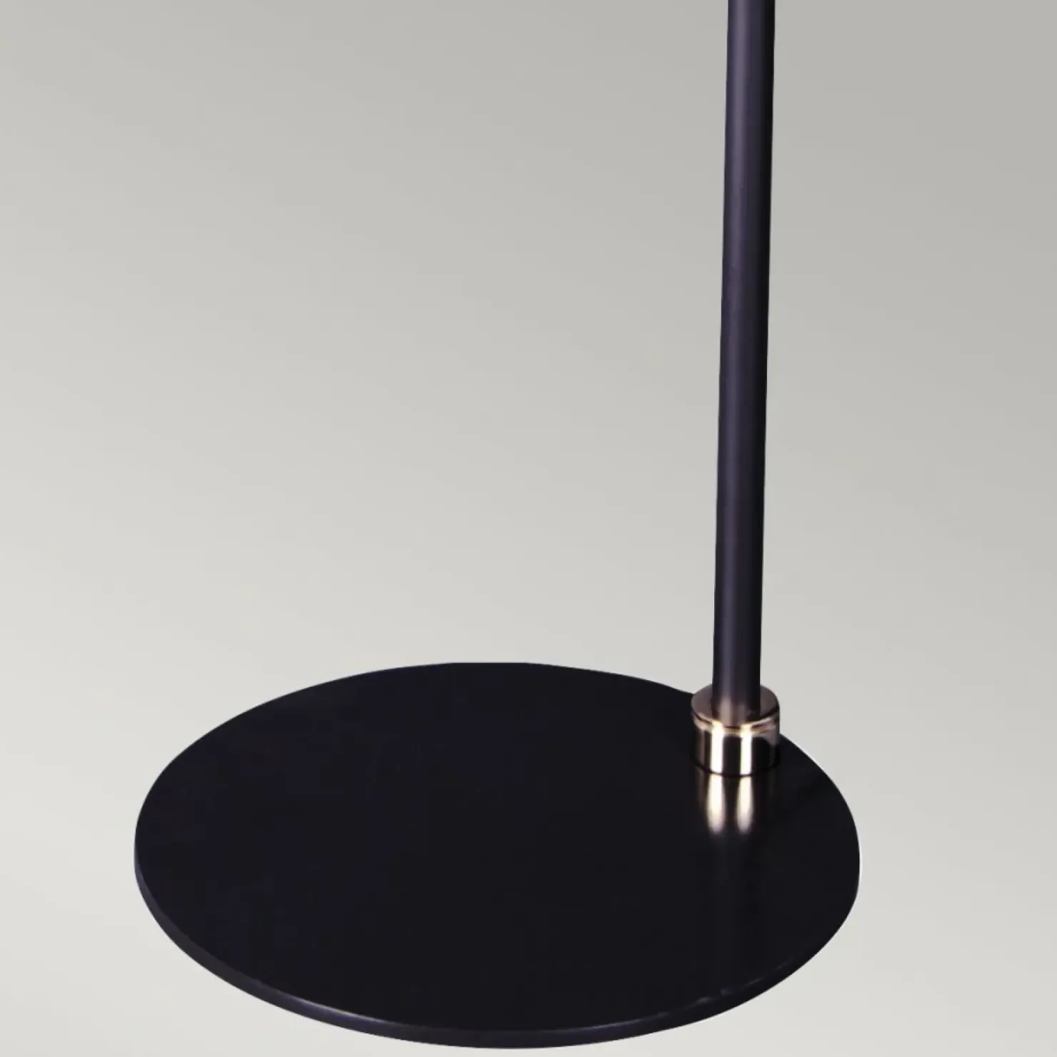 Wysoka lampa podłogowa z abażurem BALANCE-FL-BKPN z serii BALANCE*Sklep Kaja Shop