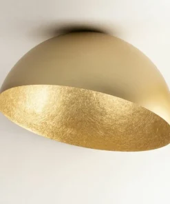 Store Sklep Kaja Złota, nietypowa lampa sufitowa półkula SIG 32478 z serii SFERA 35 ZŁ